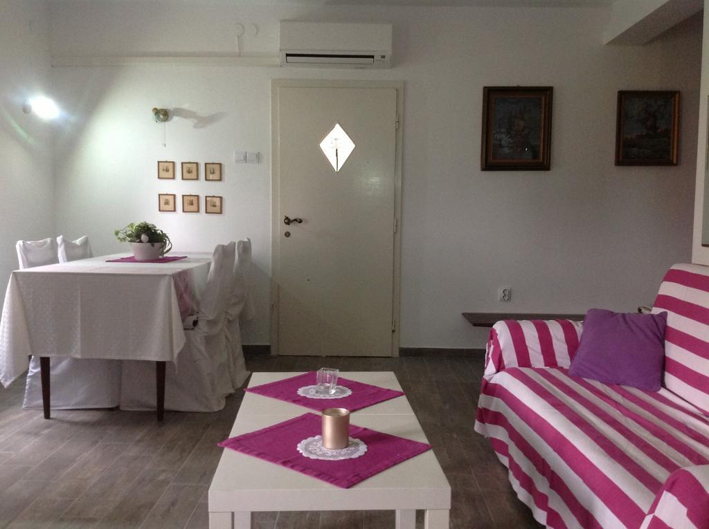 Holiday House Altea Banjole Zimmer foto